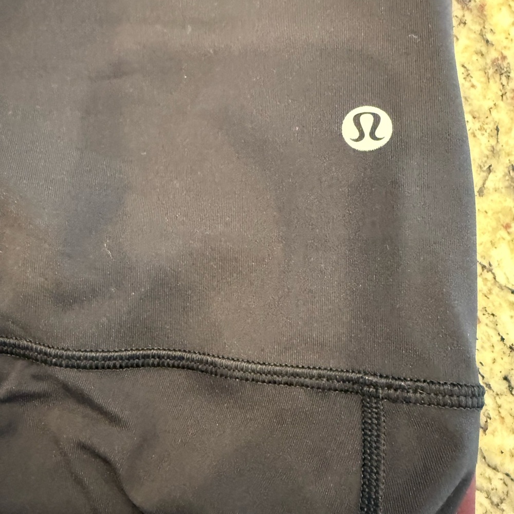 Lululemon women’s leggings 5 pairs size 16 EUC - Picture 5 of 6